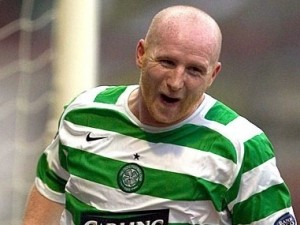 Bývalý útočník Celtiku Glasgow John Hartson musel podstoupit operaci mozku